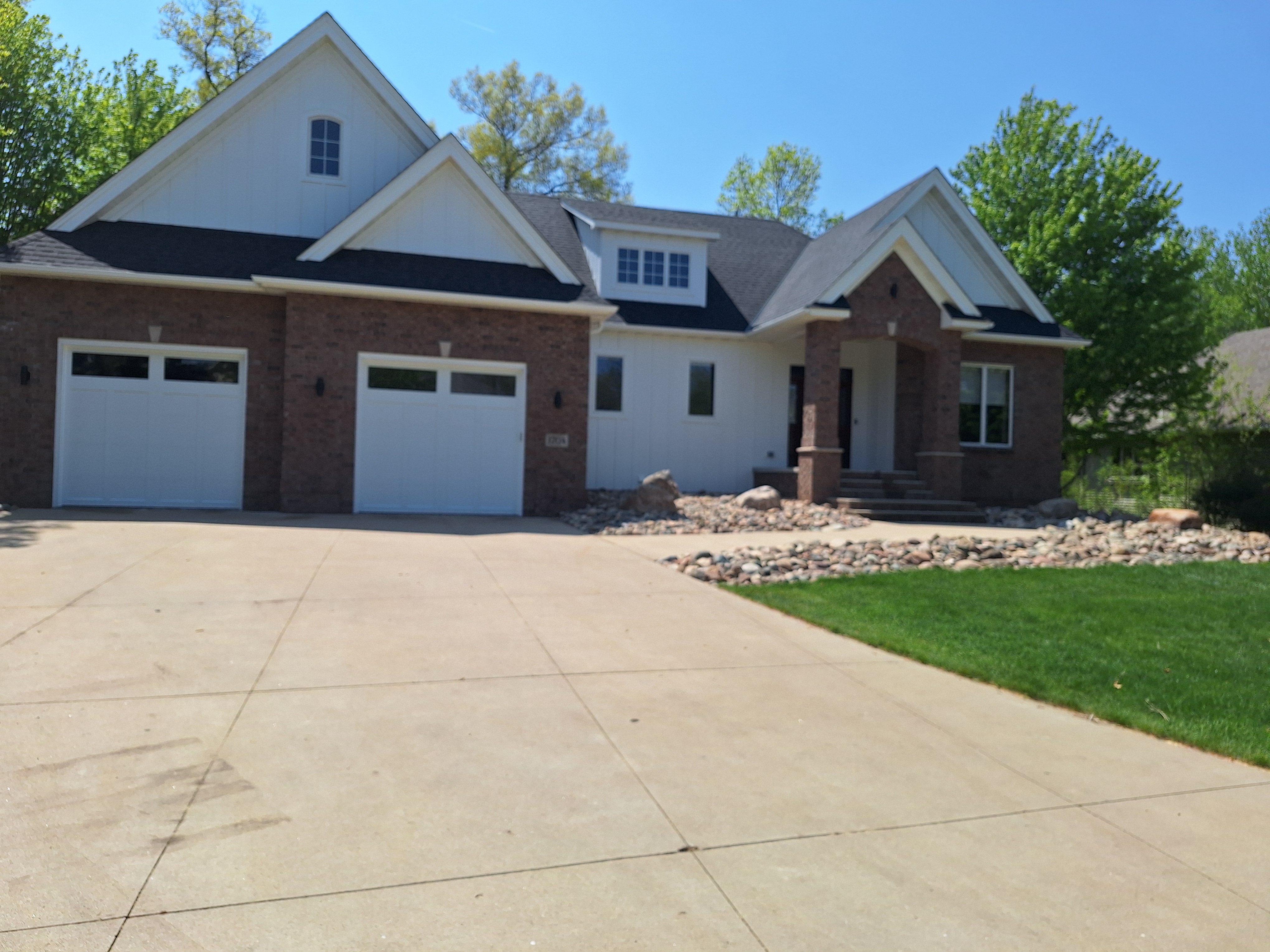 House and Exterior Window Cleaning in Sartell, MN