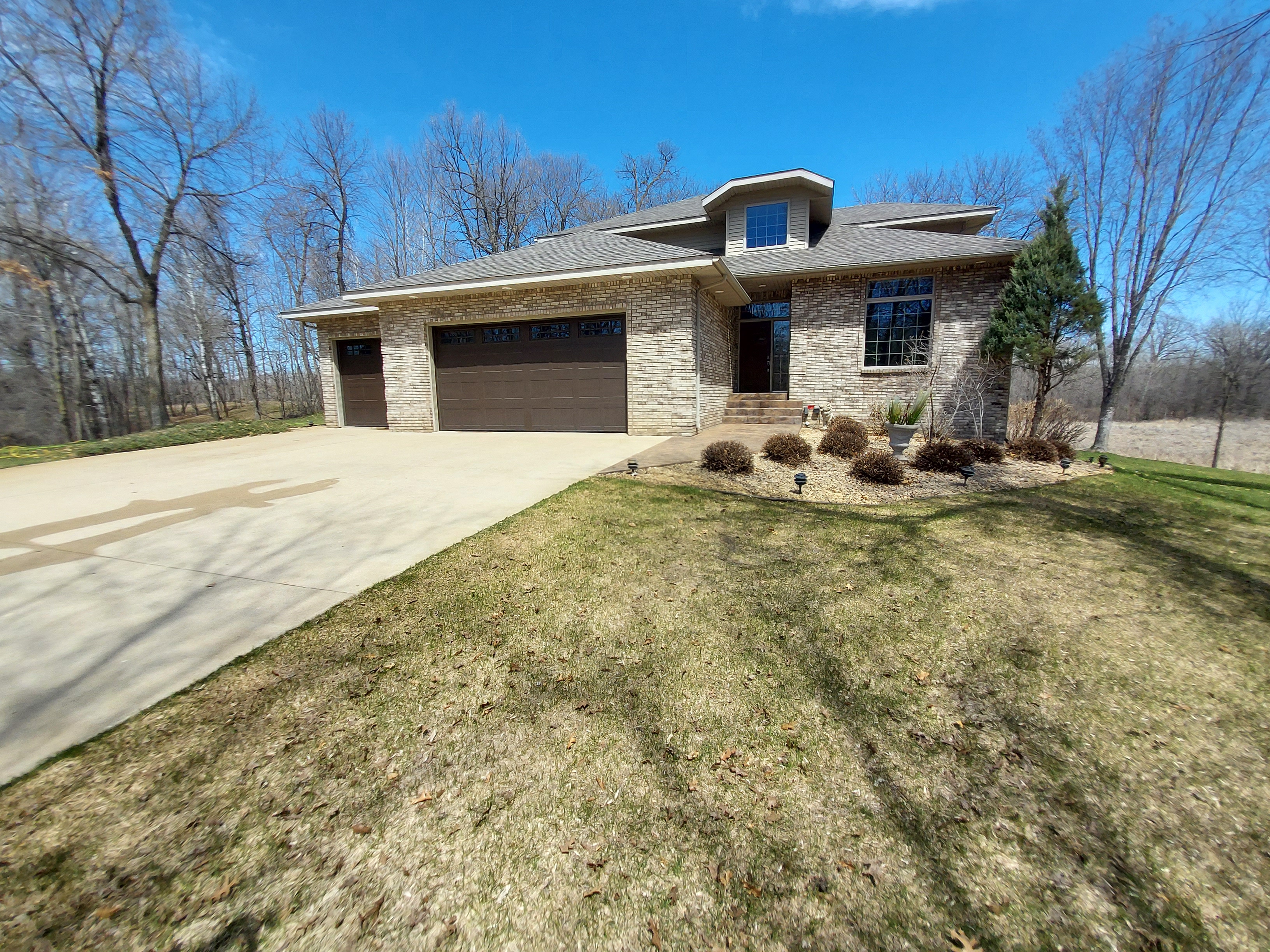 House Washing and Window Cleaning in Paynesville, MN