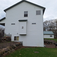 Three-Story-House-Washing-in-Big-Lake-MN 1